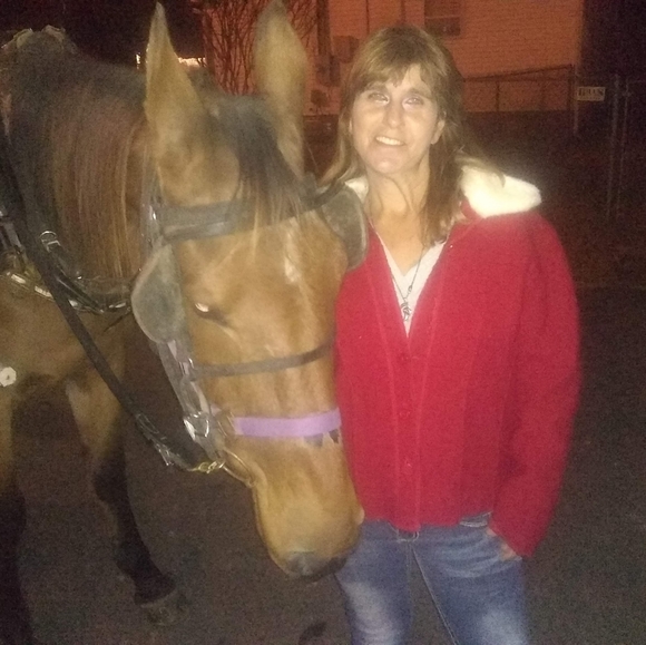 Meet your Posher, Lisa - Picture 2 of 2